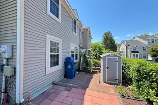 14421 Gringsby Ct, Centreville, VA 20120 - Photo 3