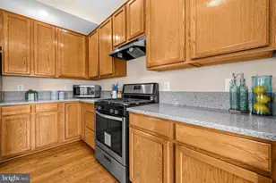2475 Wheat Meadow Cir, Herndon, VA 20171 - Photo 19