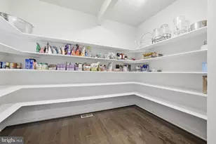10718 Spruce St, Fairfax, VA 22030 - Photo 21