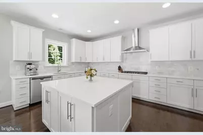 10718 Spruce Street, Fairfax, VA 22030 - Photo 17
