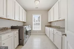 10718 Spruce St, Fairfax, VA 22030 - Photo 47