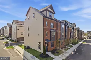 2861 Hokie Ln, Alexandria, VA 22306 - Photo 3