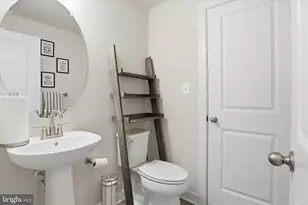 2861 Hokie Ln, Alexandria, VA 22306 - Photo 7