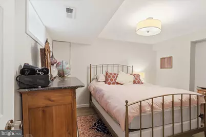 108 Oakmont Court NE, Vienna, VA 22180 - Photo 25