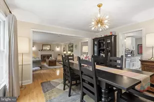 108 Oakmont Ct NE, Vienna, VA 22180 - Photo 7