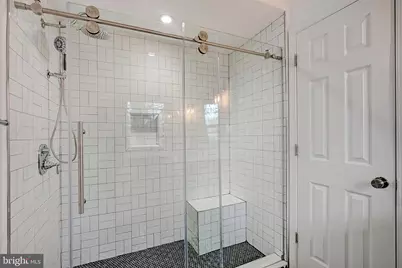 108 Oakmont Court NE, Vienna, VA 22180 - Photo 13