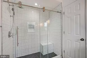 108 Oakmont Ct NE, Vienna, VA 22180 - Photo 13