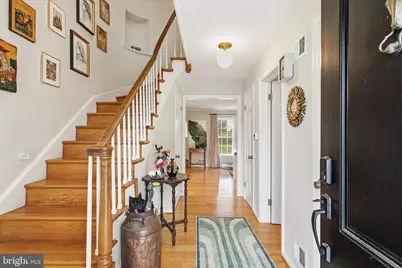 108 Oakmont Court NE, Vienna, VA 22180 - Photo 3