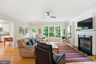 8104 Revatom Ct, Dunn Loring, VA 22027 - Photo 29