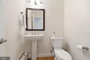 8104 Revatom Ct, Dunn Loring, VA 22027 - Photo 31
