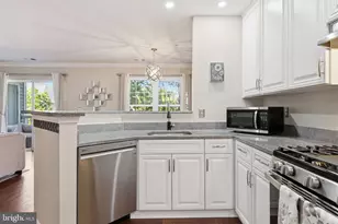 12885 Fair Briar Ln, Fairfax, VA 22033 - Photo 15