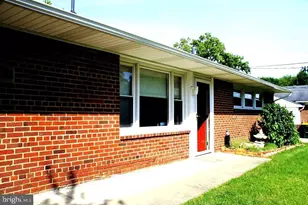 5213 Montgomery St, Springfield, VA 22151 - Photo 3