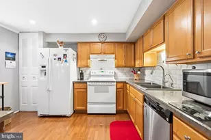 2303 Middle Creek Ln, Reston, VA 20191 - Photo 17