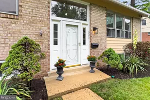 5502 Kempton Dr, Springfield, VA 22151 - Photo 3