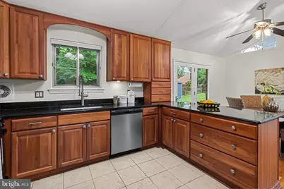 5502 Kempton Drive, Springfield, VA 22151 - Photo 5