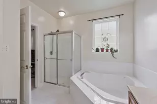 8937 Milford Haven Ct, Lorton, VA 22079 - Photo 11