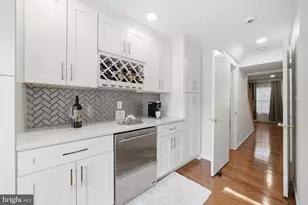 8218 Doctor Craik Ct, Alexandria, VA 22306 - Photo 3