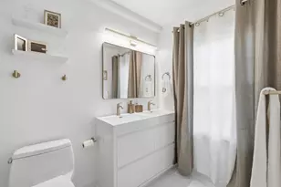 8218 Doctor Craik Ct, Alexandria, VA 22306 - Photo 17