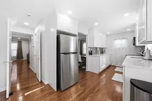 8218 Doctor Craik Ct, Alexandria, VA 22306 - Photo 5