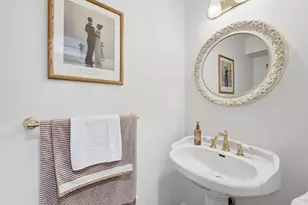 8218 Doctor Craik Ct, Alexandria, VA 22306 - Photo 13