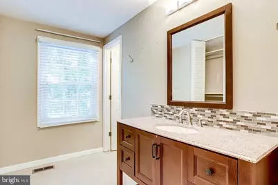 8334 Terra Grande Avenue, Springfield, VA 22153 - Photo 17
