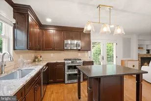 12056 Edgemere Cir, Reston, VA 20190 - Photo 27