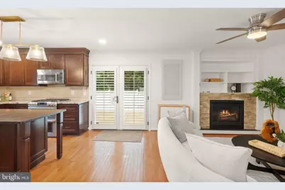 12056 Edgemere Circle, Reston, VA 20190 - Photo 17