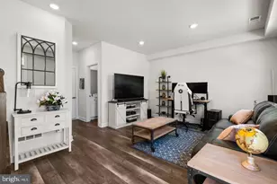 12998 Hattontown Square, Herndon, VA 20171 - Photo 5