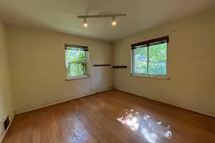 7028 Bradley Cir, Annandale, VA 22003 - Photo 9