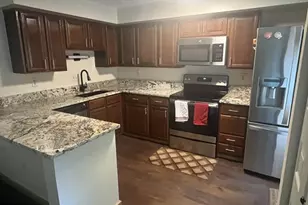 6830 Montivideo Square Ct, Falls Church, VA 22043 - Photo 3