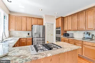 9515 Holly Prospect Ct, Burke, VA 22015 - Photo 23