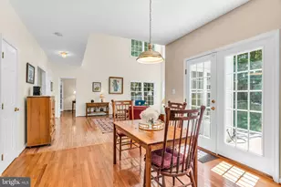 9515 Holly Prospect Ct, Burke, VA 22015 - Photo 21