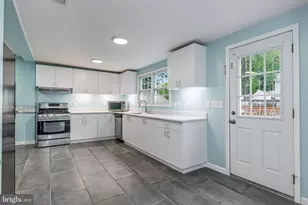 6823 Barrett Rd, Falls Church, VA 22042 - Photo 9