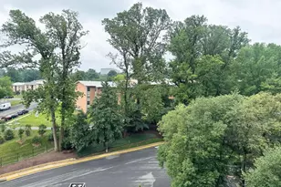 1800 Old Meadow Rd, McLean, VA 22102 - Photo 11