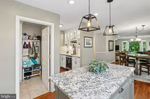 14390 Round Lick Ln, Centreville, VA 20120 - Photo 25