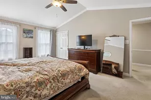 14390 Round Lick Ln, Centreville, VA 20120 - Photo 35