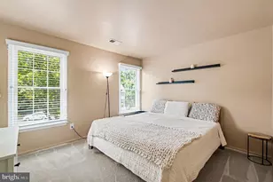 8019 Oak Bridge Ln, Fairfax Station, VA 22039 - Photo 19