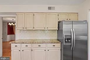 11919 Latigo Ln, Oakton, VA 22124 - Photo 7