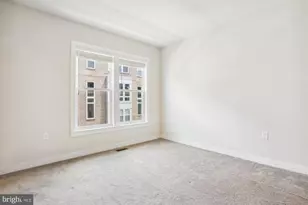 13340 Sherwood Park Ln, Herndon, VA 20171 - Photo 17