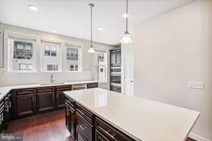 13340 Sherwood Park Ln, Herndon, VA 20171 - Photo 7