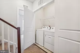 13340 Sherwood Park Ln, Herndon, VA 20171 - Photo 19
