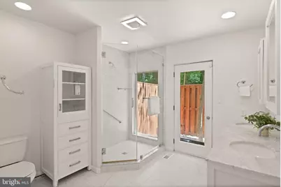 11609 Sourwood Lane, Reston, VA 20191 - Photo 7