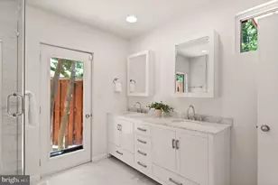 11609 Sourwood Ln, Reston, VA 20191 - Photo 33