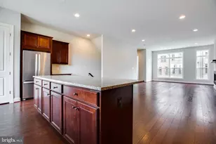 4488 Lateleaf Trl, Fairfax, VA 22030 - Photo 5