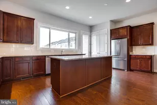 4488 Lateleaf Trl, Fairfax, VA 22030 - Photo 3