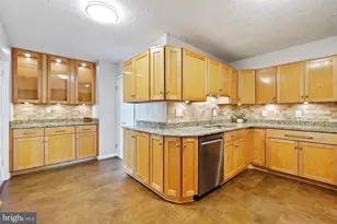 5901 Mt Eagle Dr, Alexandria, VA 22303 - Photo 25