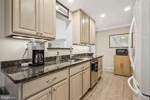 7011 Kenfig Pl, Falls Church, VA 22042 - Photo 7