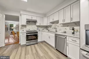 10139 Oakwood Chase Ct, Oakton, VA 22124 - Photo 11