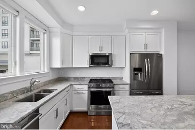 8319 Looking Glass Way, Fairfax, VA 22031 - Photo 13