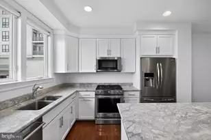 8319 Looking Glass Way, Fairfax, VA 22031 - Photo 13